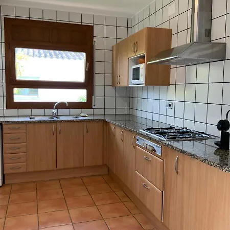 Montserrat 1, Terrace & Pool Holiday home *