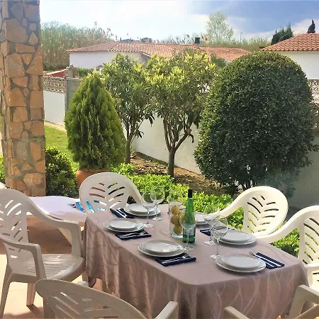 Montserrat 1, Terrace & Pool Holiday home *