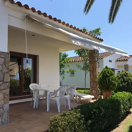 Montserrat 1, Terrace & Pool * Sant Marti d'Empuries