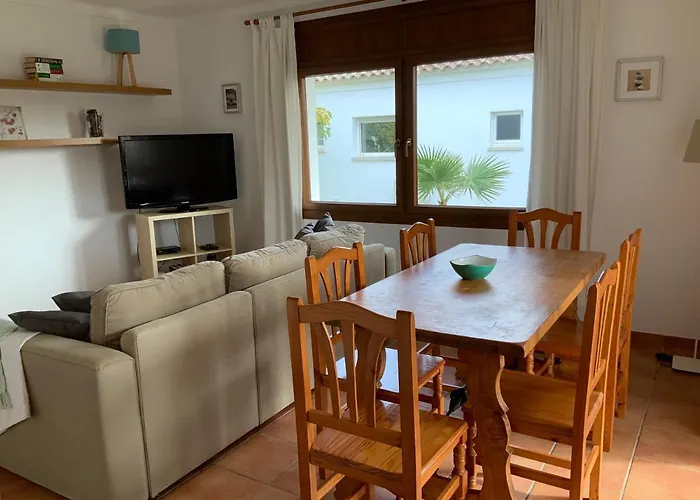 בית נופש Montserrat 1, Terrace & Pool סנט מרטי ד'אמפורייס