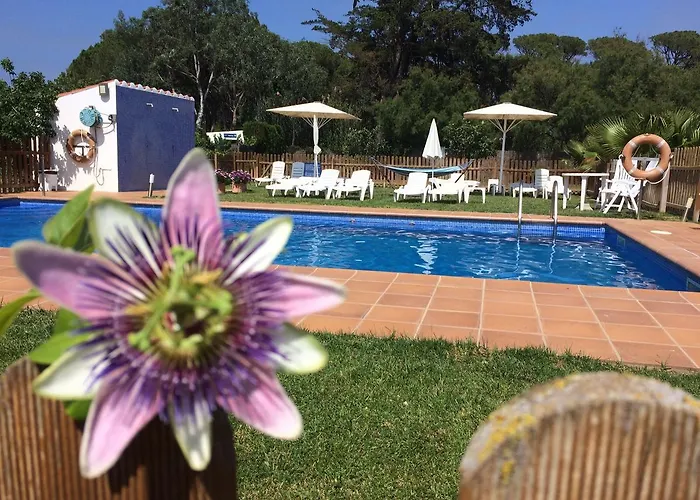 Montserrat 1, Terrace & Pool בית נופש