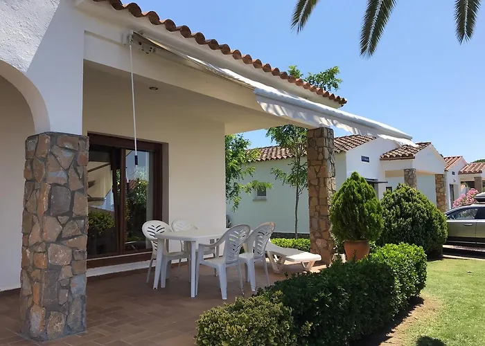 Montserrat 1, Terrace & Pool * סנט מרטי ד'אמפורייס